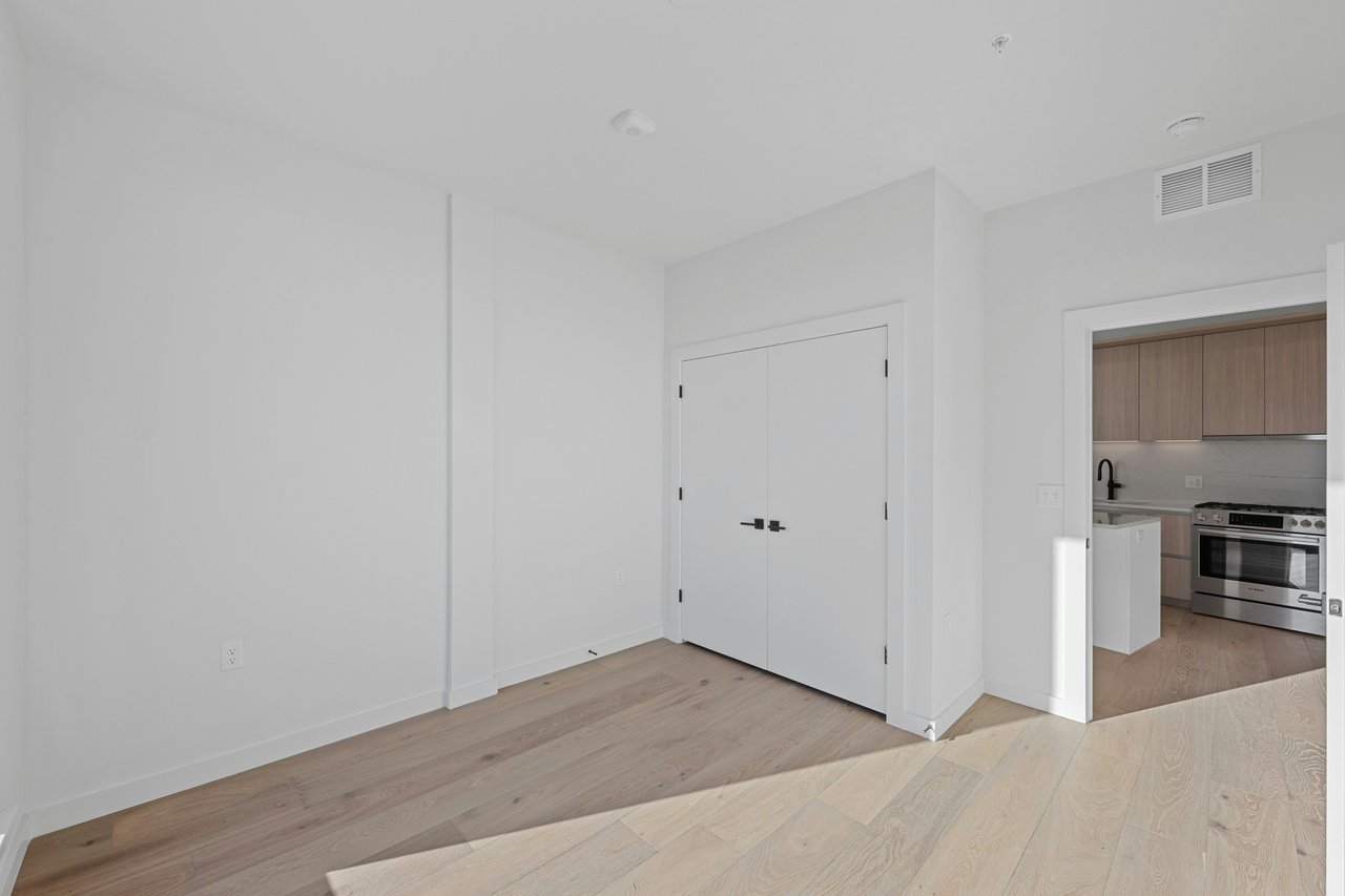2209 S. 1st St. #221 - OneOak 
