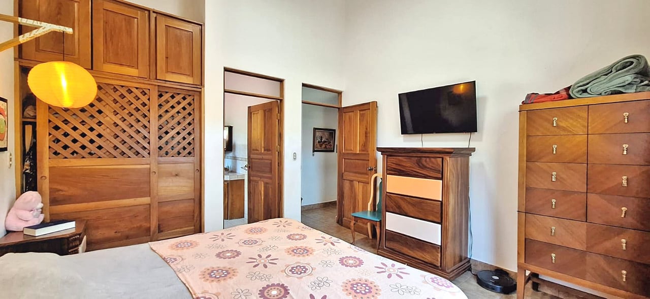 Villa Veneto | Private 3-Bedroom Home with Guest Studio on a Spacious Lot