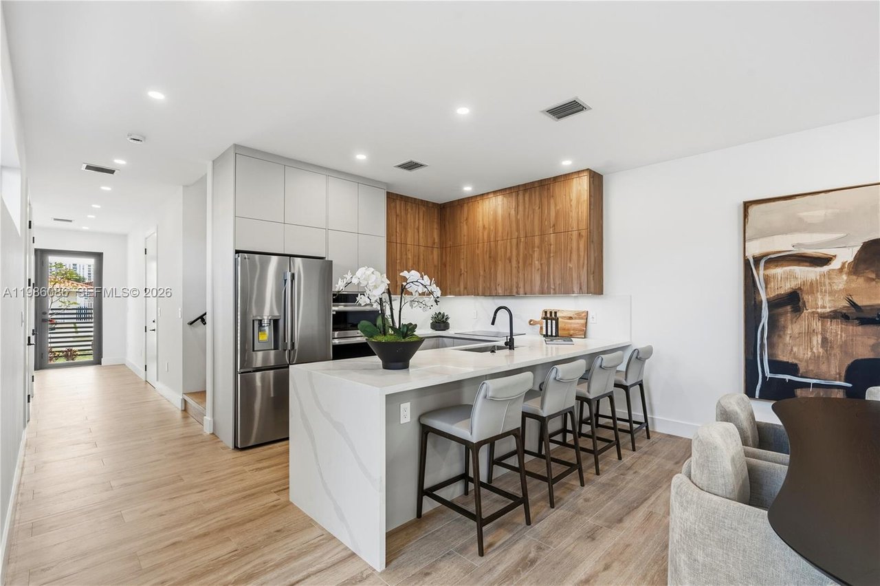 2730-sw-31-avenue-miami-fl-pool-home-sold-dining-area