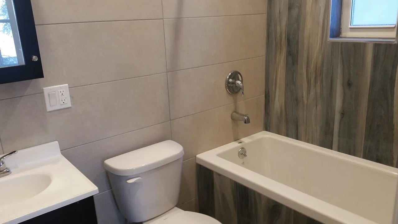 1479 East 34th Street #2R