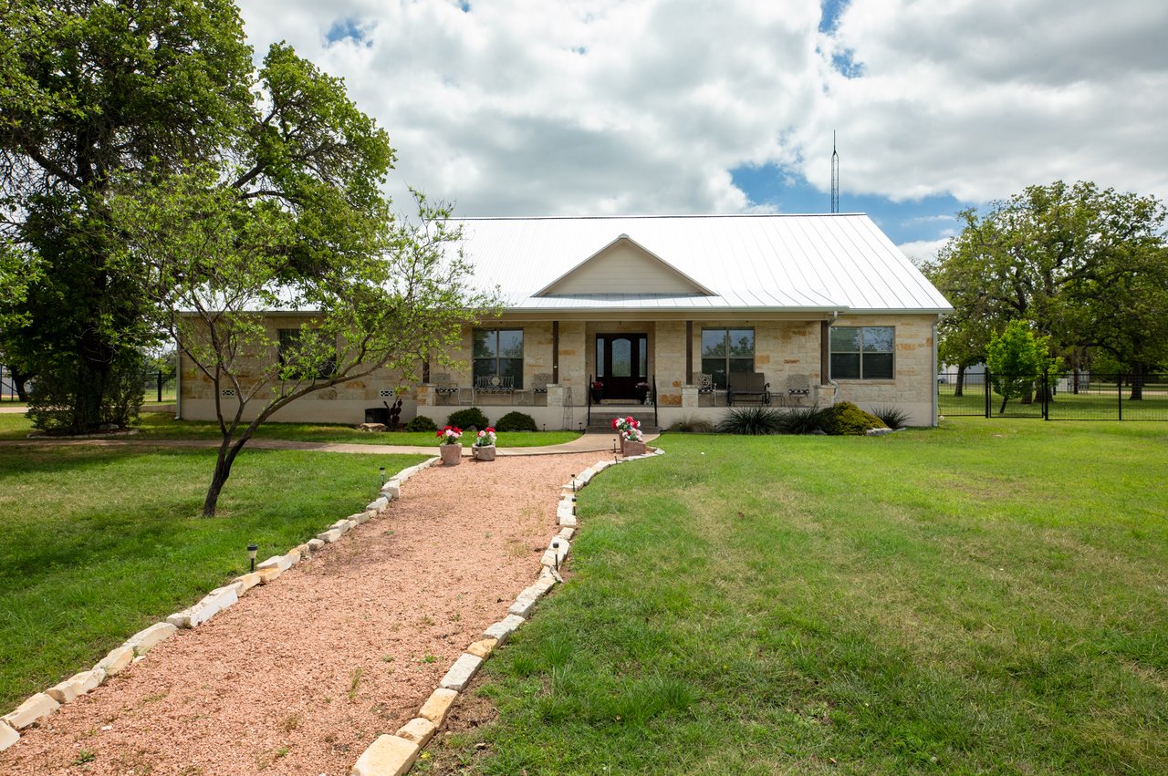 156 Northview Ln, Fredericksburg, TX