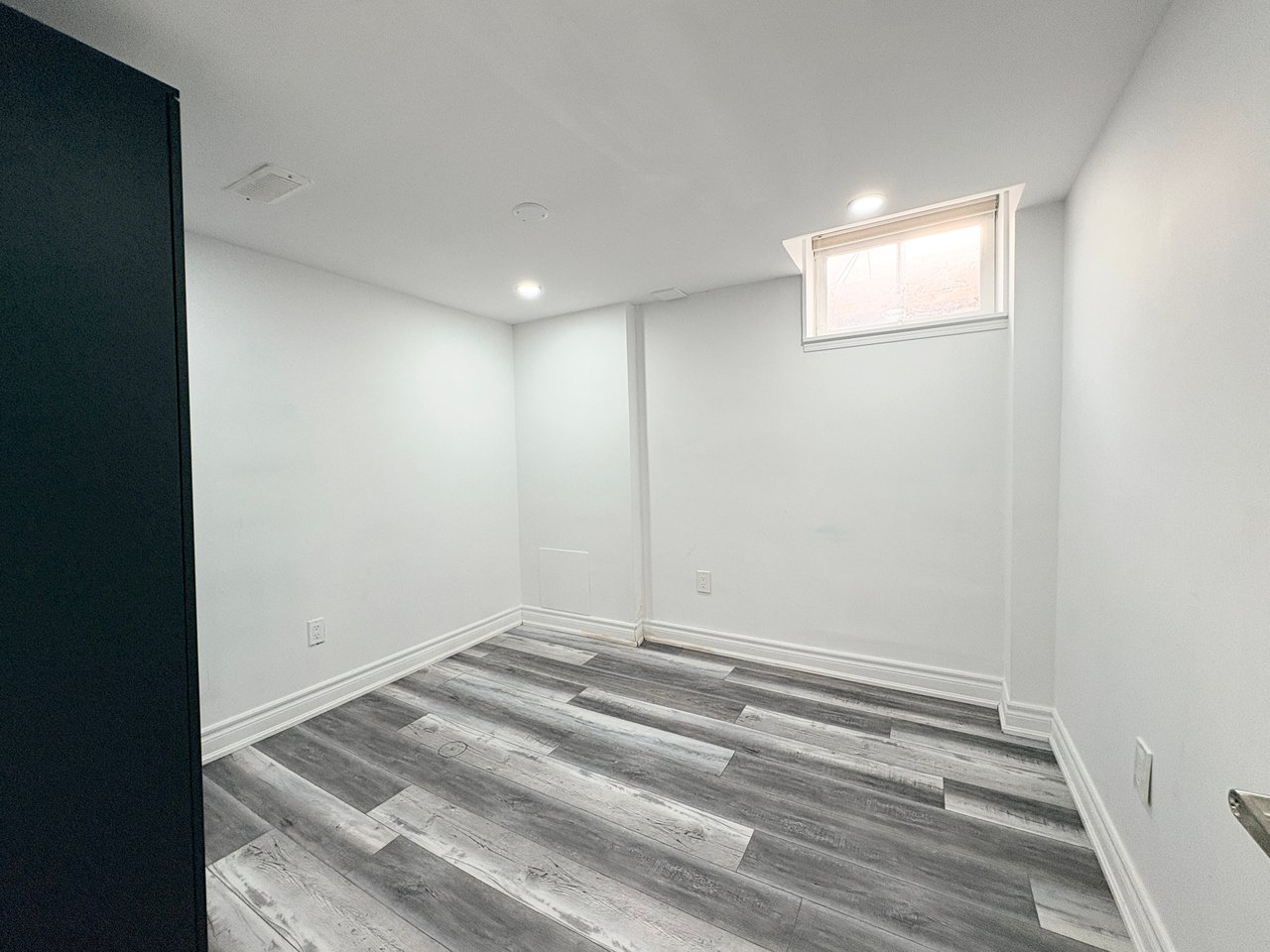 8 RAVENCLIFF Crescent Unit: BSMT