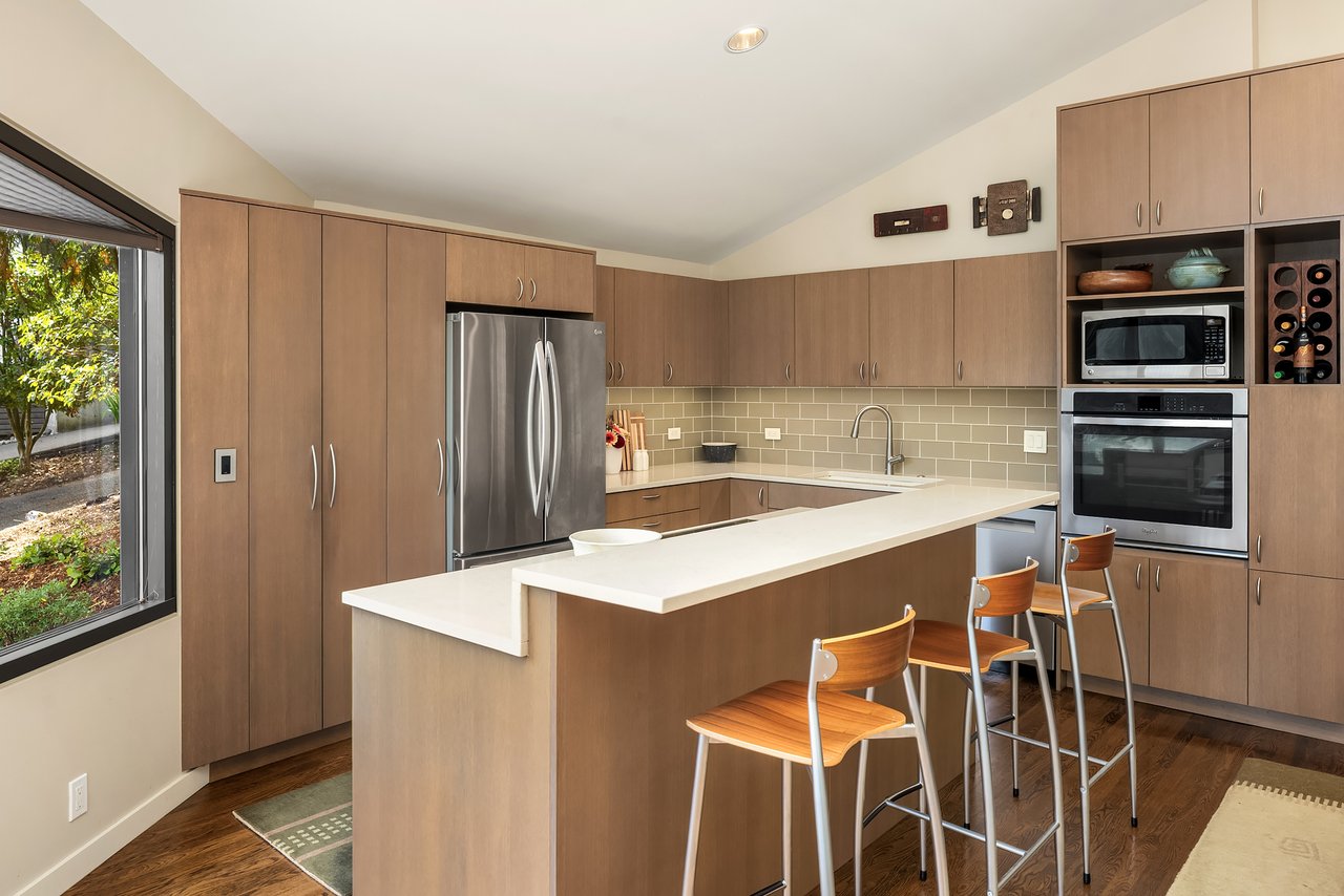 2604 W Lake Sammamish Pkwy NE