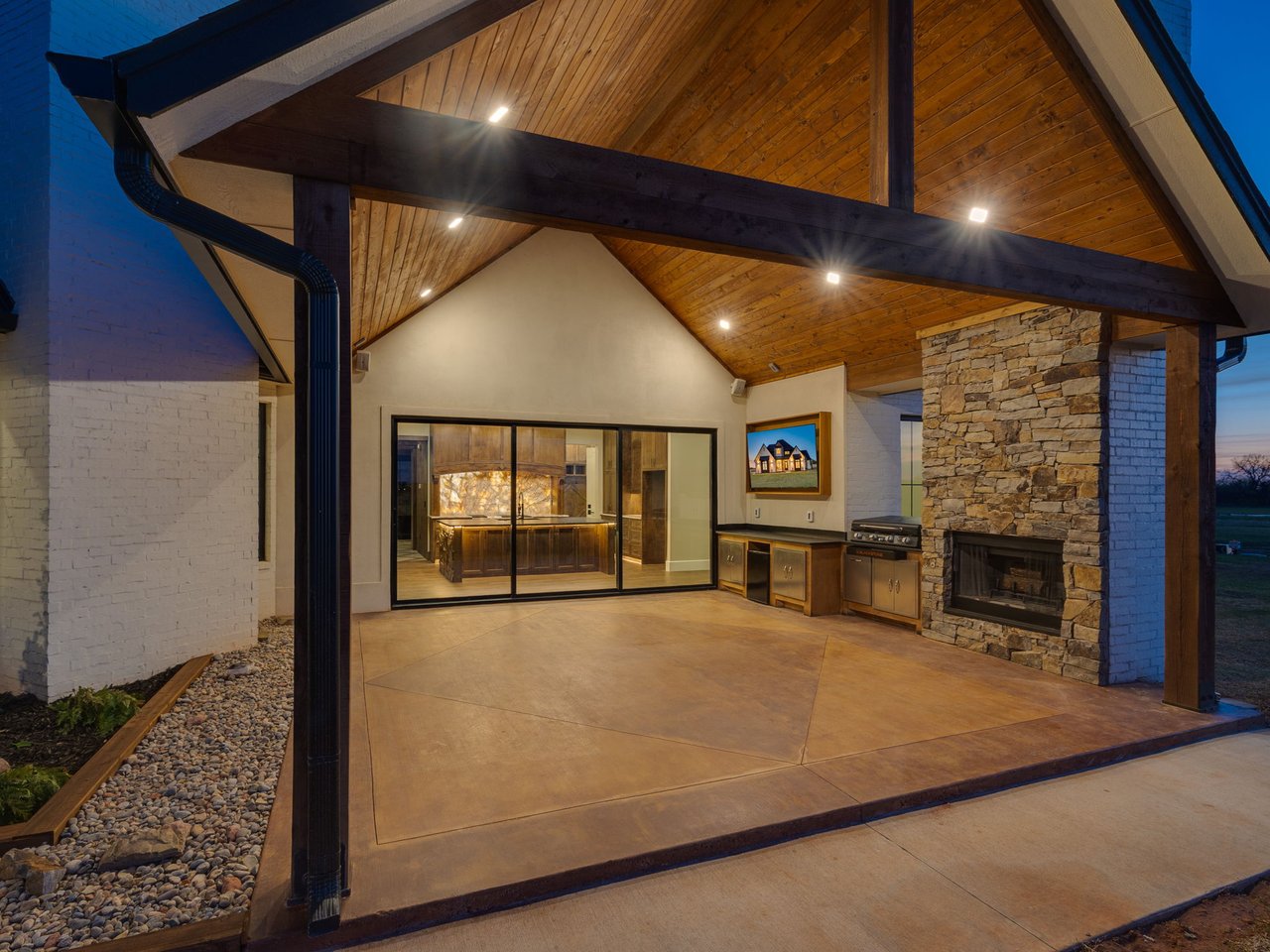 The Diamond Lodge in Mustang, Oklahoma: A Modern Mountain Masterpiece on Cimarron - Wyatt Poindexter - The Agency Oklahoma