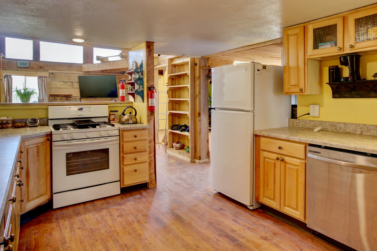 26132 Hammond Avenue
