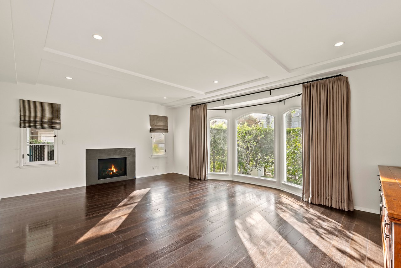 104 N Harper Ave, Beverly Grove