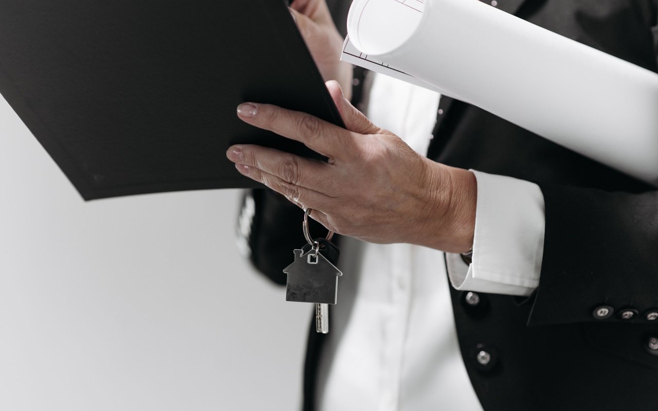 Which Real Estate Documents Should You Keep After Closing?