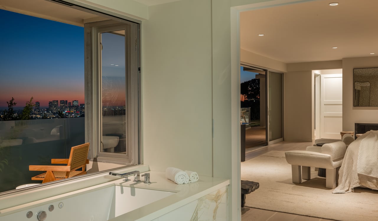 8515 Hedges Way, West Hollywood