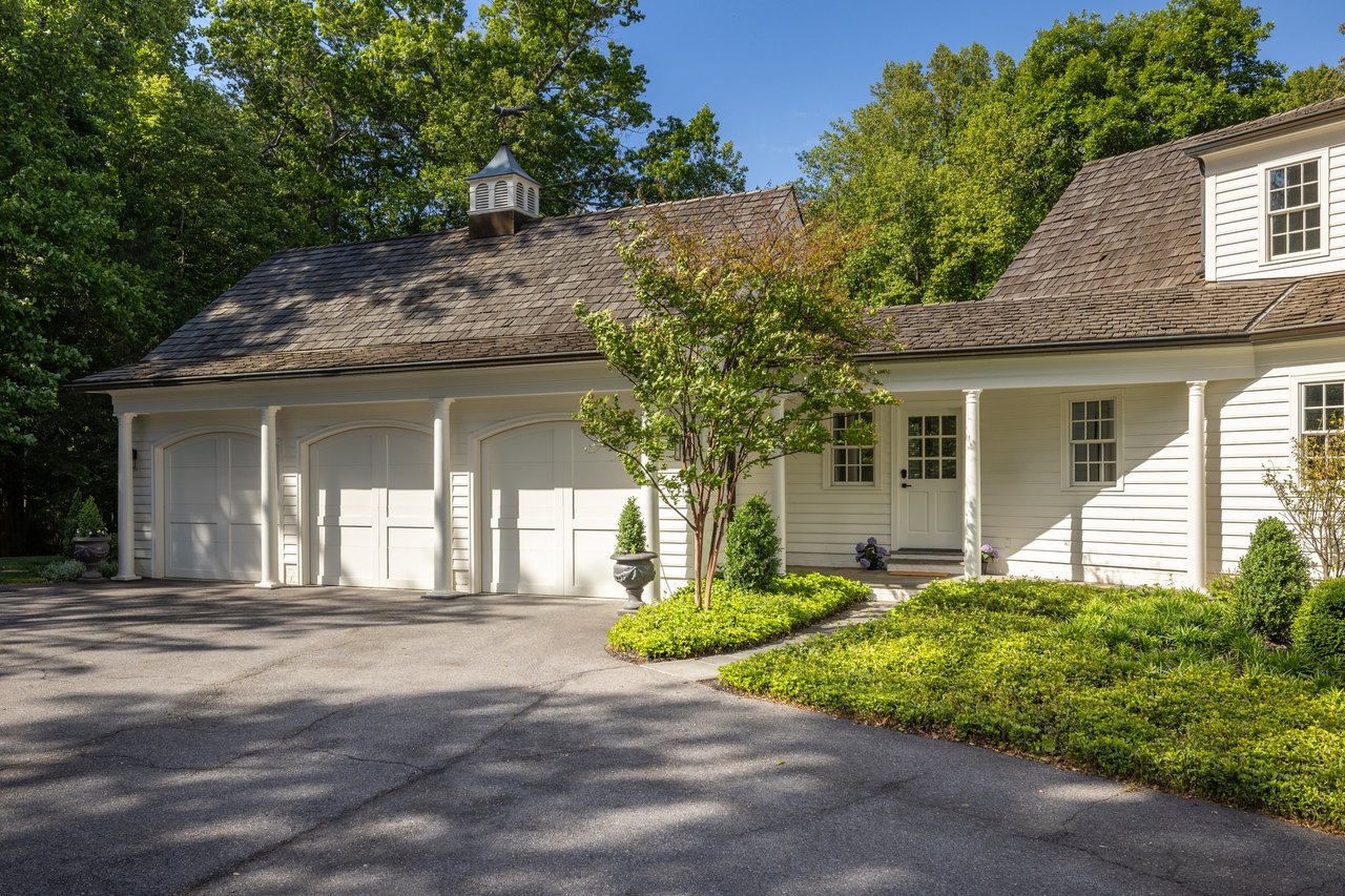 Country Club Drive