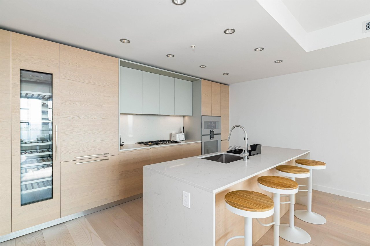 1289 Hornby St, #4905