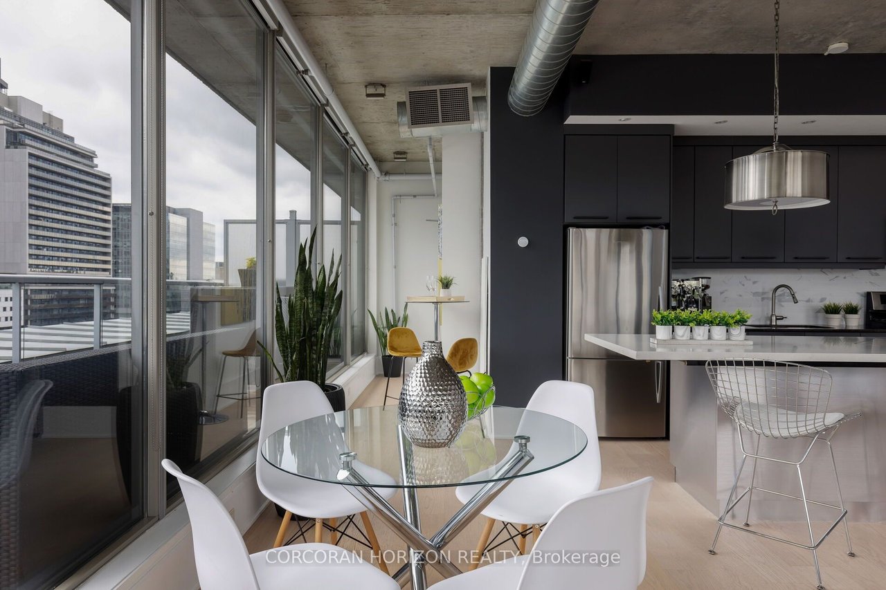 QUEEN ST W PENTHOUSE
