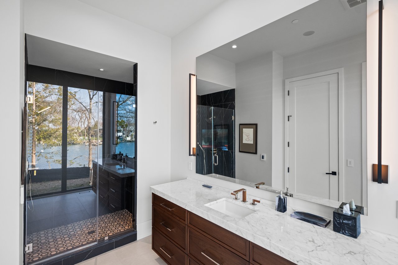 ANNAPOLIS WATERFRONT HOME | LAKE OGELTON WATERFRONT WITH CHESAPEAKE BAY ACCESS