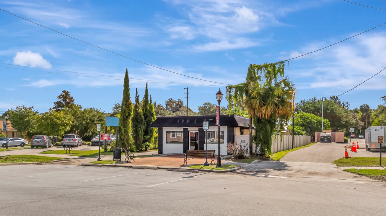 124 N Apopka Ave
