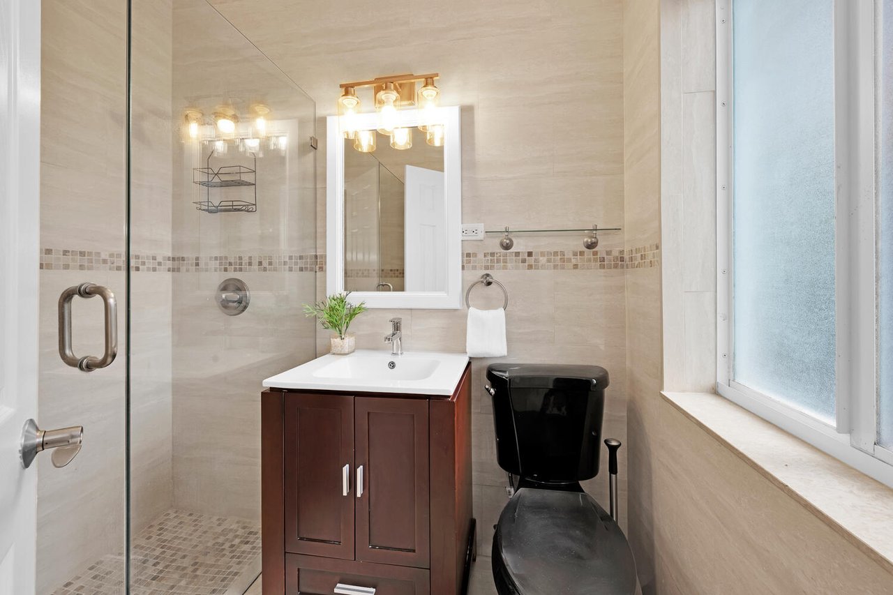 Coral Gables Corner Charmer