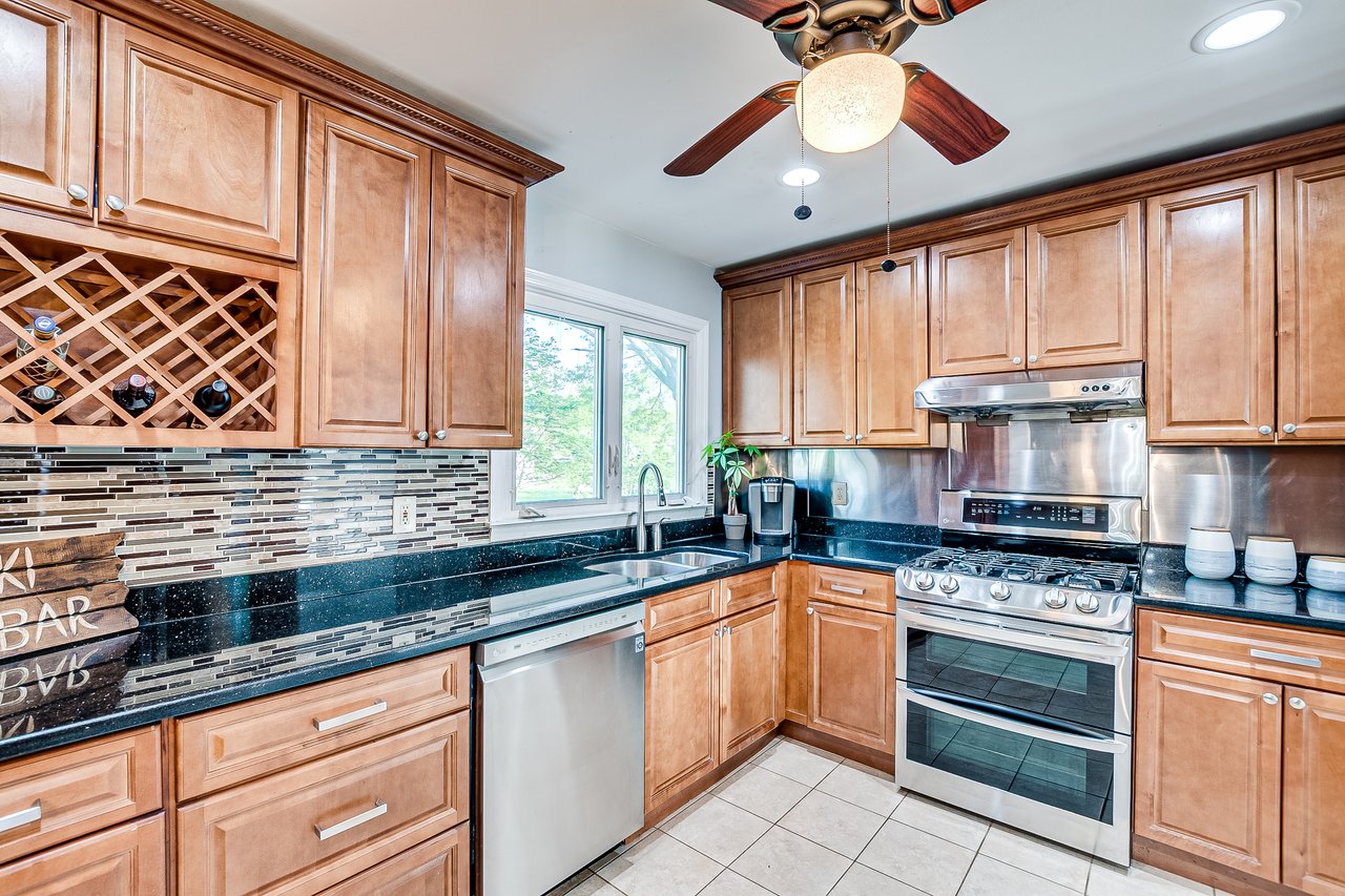 12 Sherry Rd