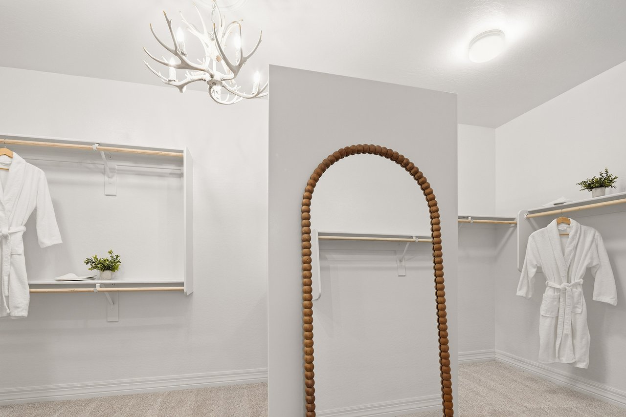 3743 E ARABIAN Drive