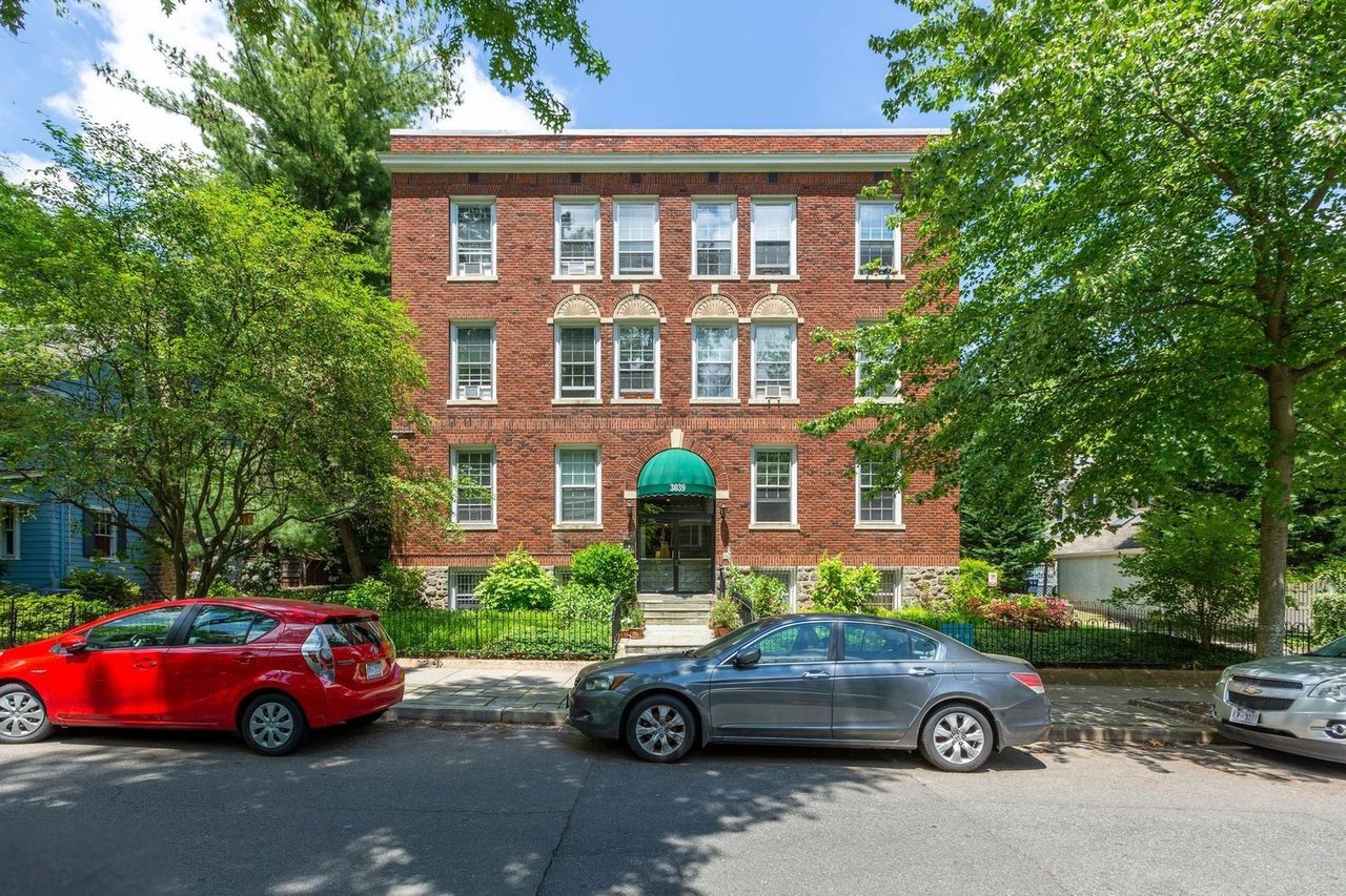 3039 Macomb St NW, Unit 18