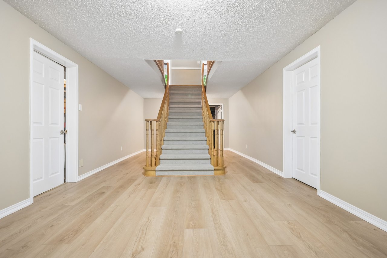Unbeatable location in Glen Abbey!