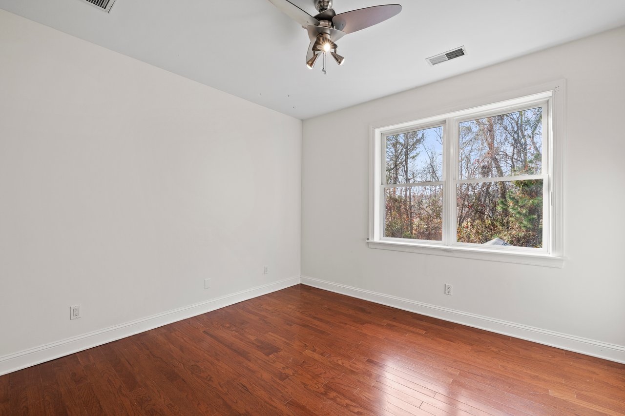 257 Farnsleigh Avenue