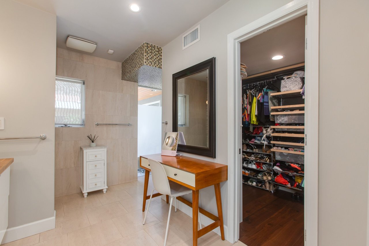 2230 E Belmont Avenue