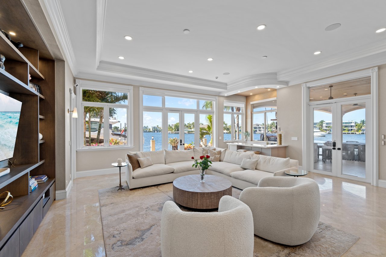 2593 SE 8th St, Pompano Beach, FL 33062