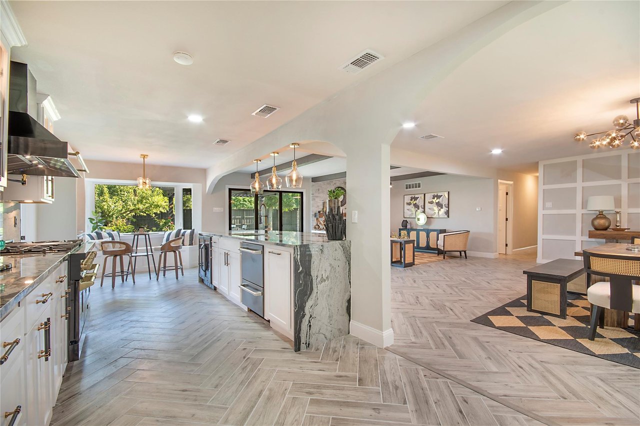 3707 Alta Vista Lane