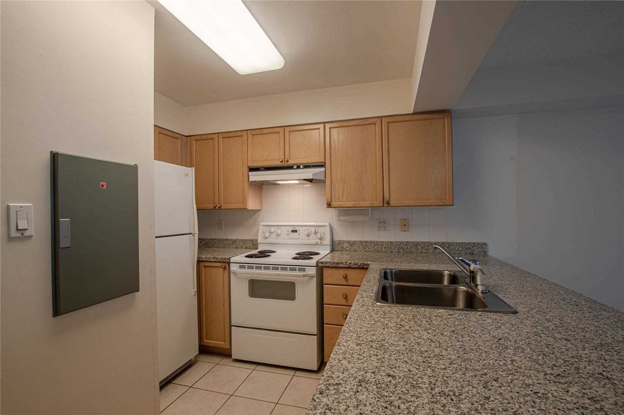 141 Woodbridge Ave W 206