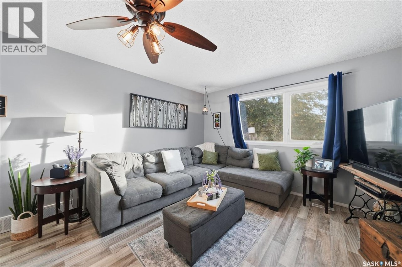 42 MacDowall CRESCENT