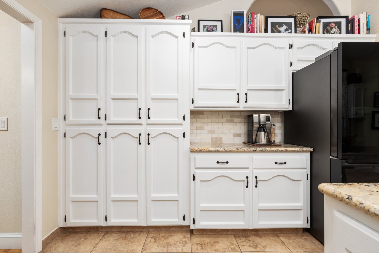 841 E Country View Circle