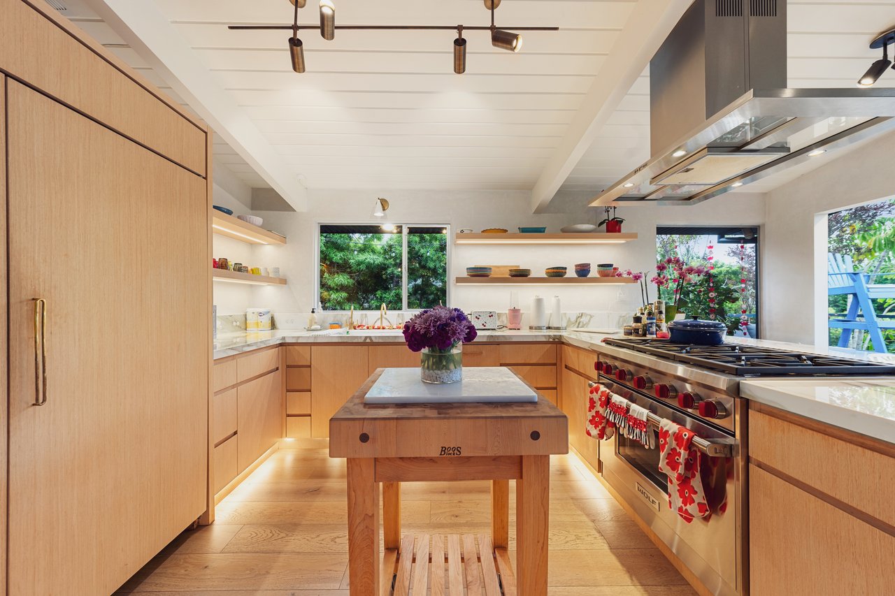 295 Mabery Rd, Santa Monica
