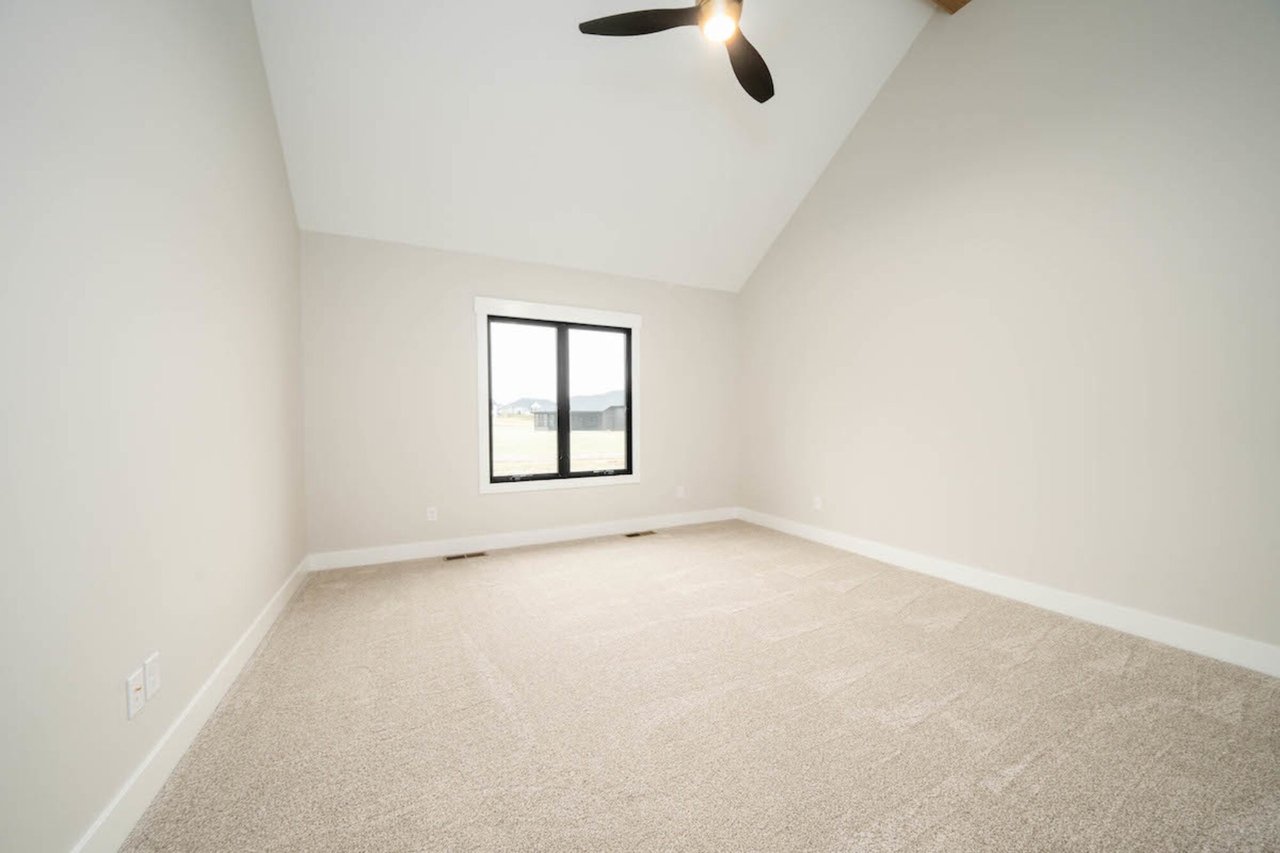 137 W Basalt Dr