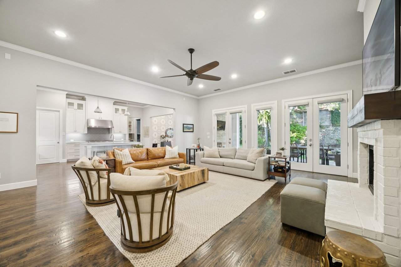 6910 Frontierwood Pl