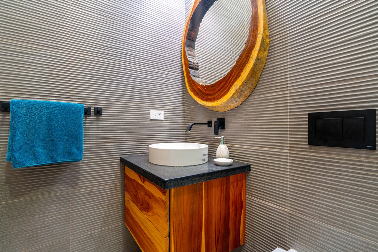 Luxury 4-Bed Home with Ocean & Jungle Views in Ojochal