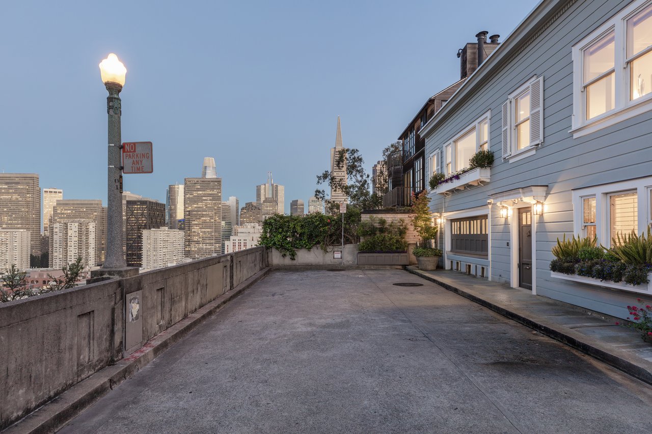 Jewel Box Home With Bridge Bay Views