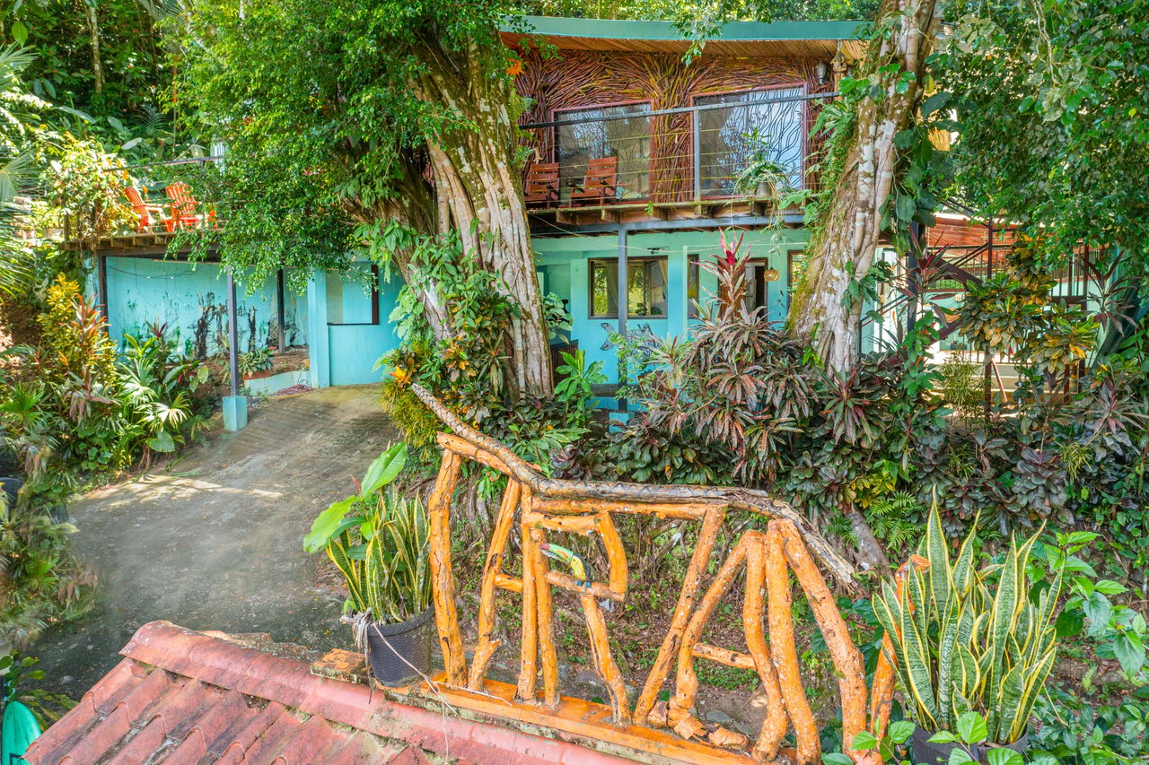 0.15 ACRES – 2 Bedroom Artistic River Home In The Rainforest!!!
