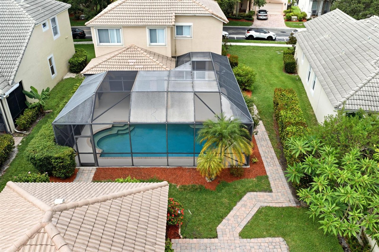 8113 Bautista Way