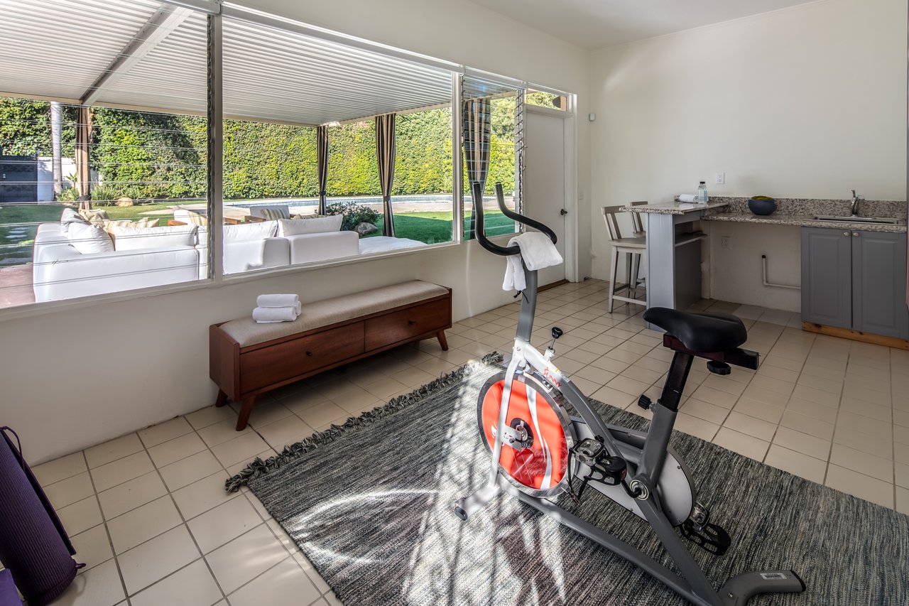 712 Walden Dr, Beverly Hills