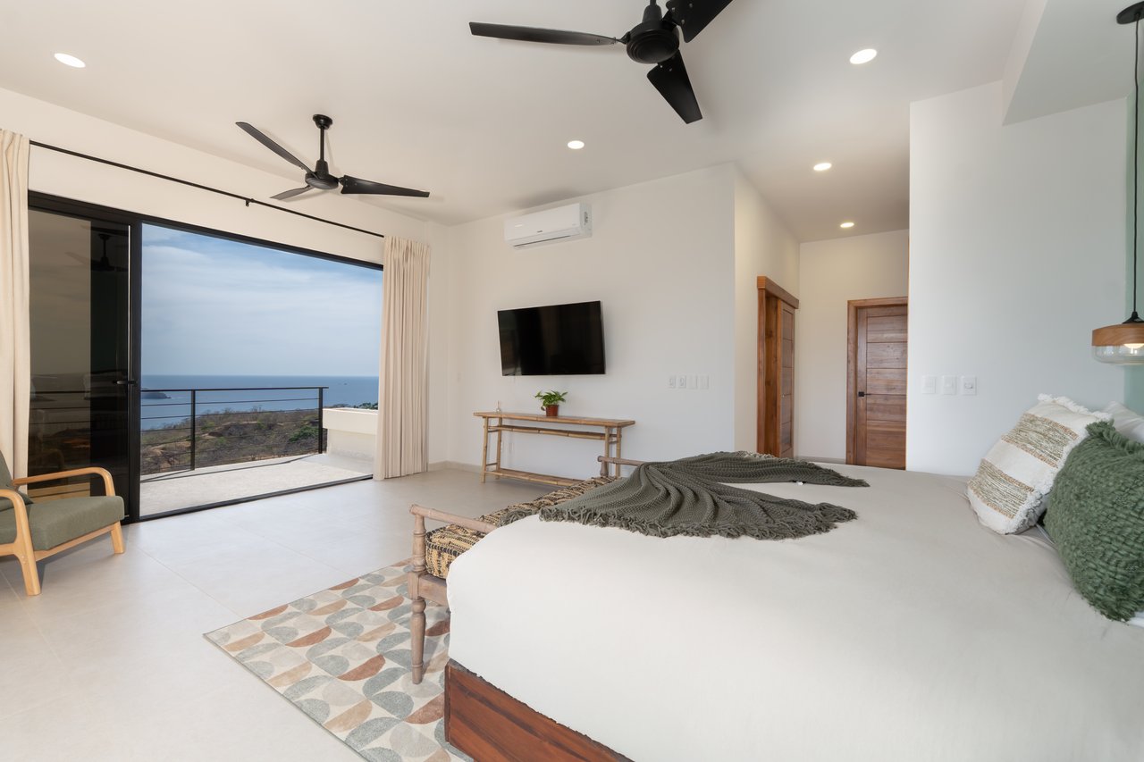 Casa Vista Escondida | 5 Bedroom Ocean View Estate with Seller Financing & Additional Lot in Playa Potrero Costa Rica