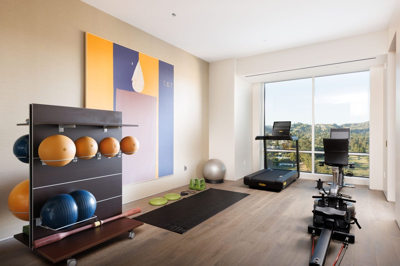 1200 Club View Drive, Penthouse 21