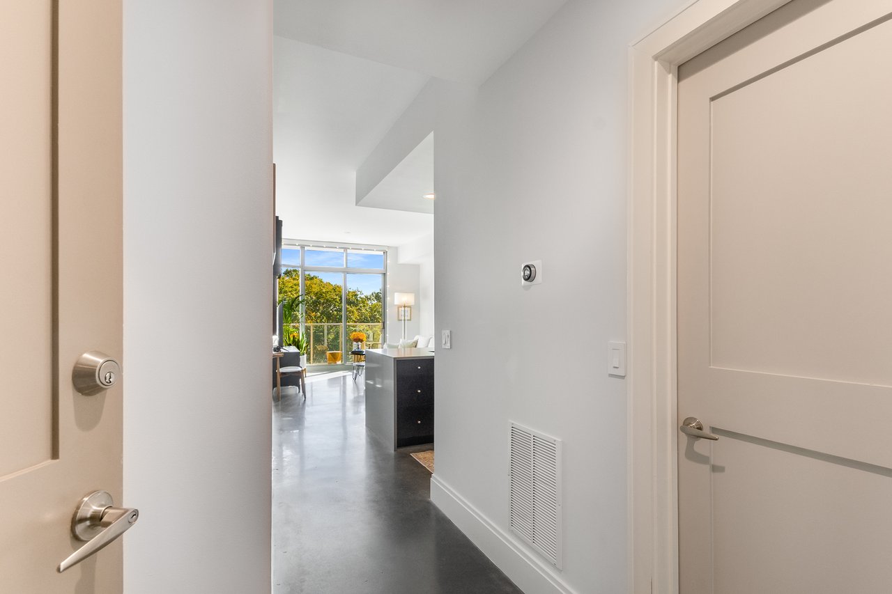 905 Juniper Street NE Unit 704