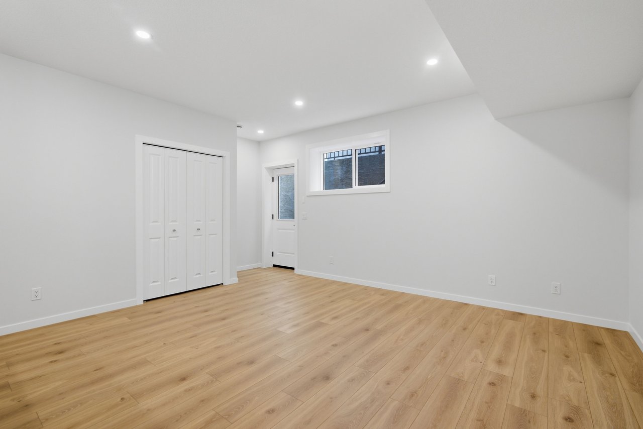 378 Bessborough Drive SW