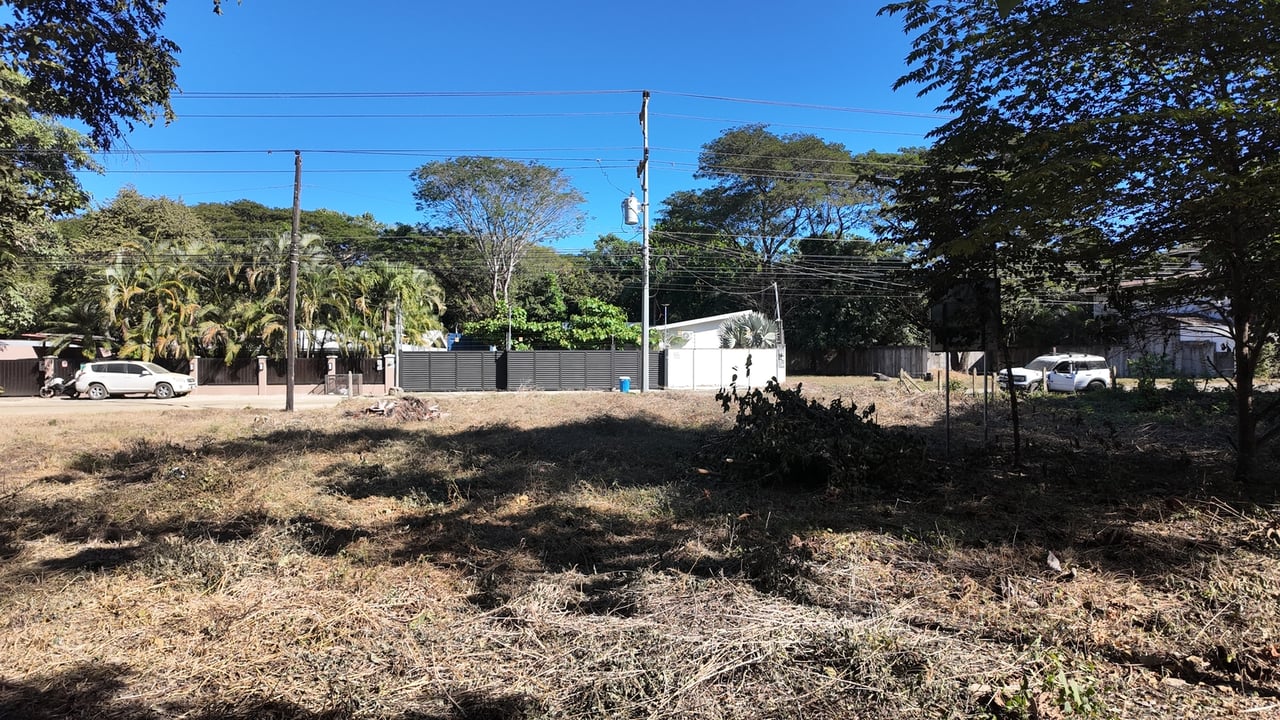 SURFSIDE LOT WITH WATER METER 