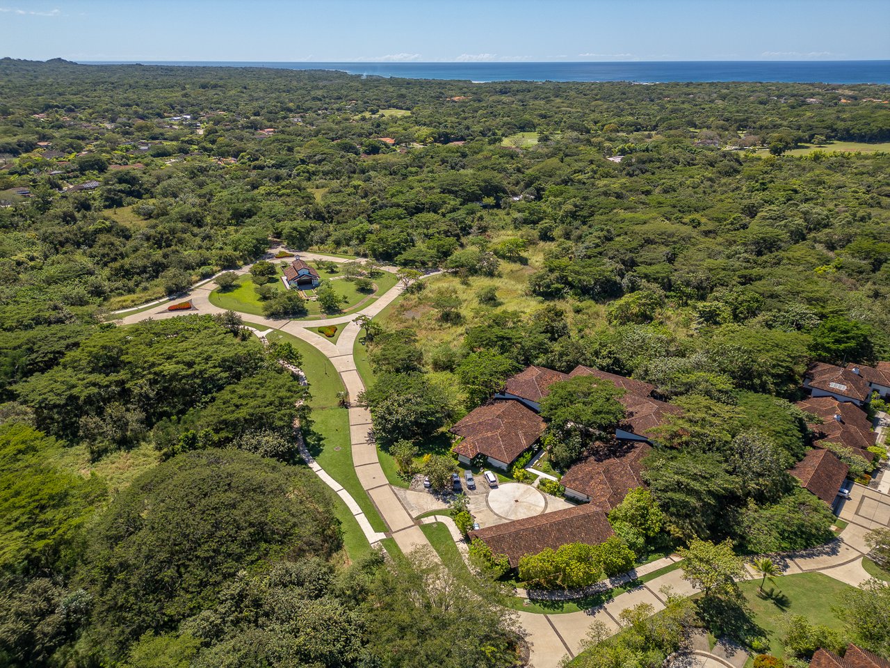 Malinches 27 A/B | Turnkey 6-Bedroom Duplex Investment in Hacienda Pinilla