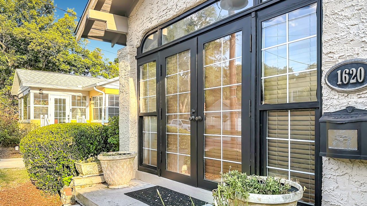 Charming 1925 Bungalow with Guesthouse in Orlando's Colonialtown