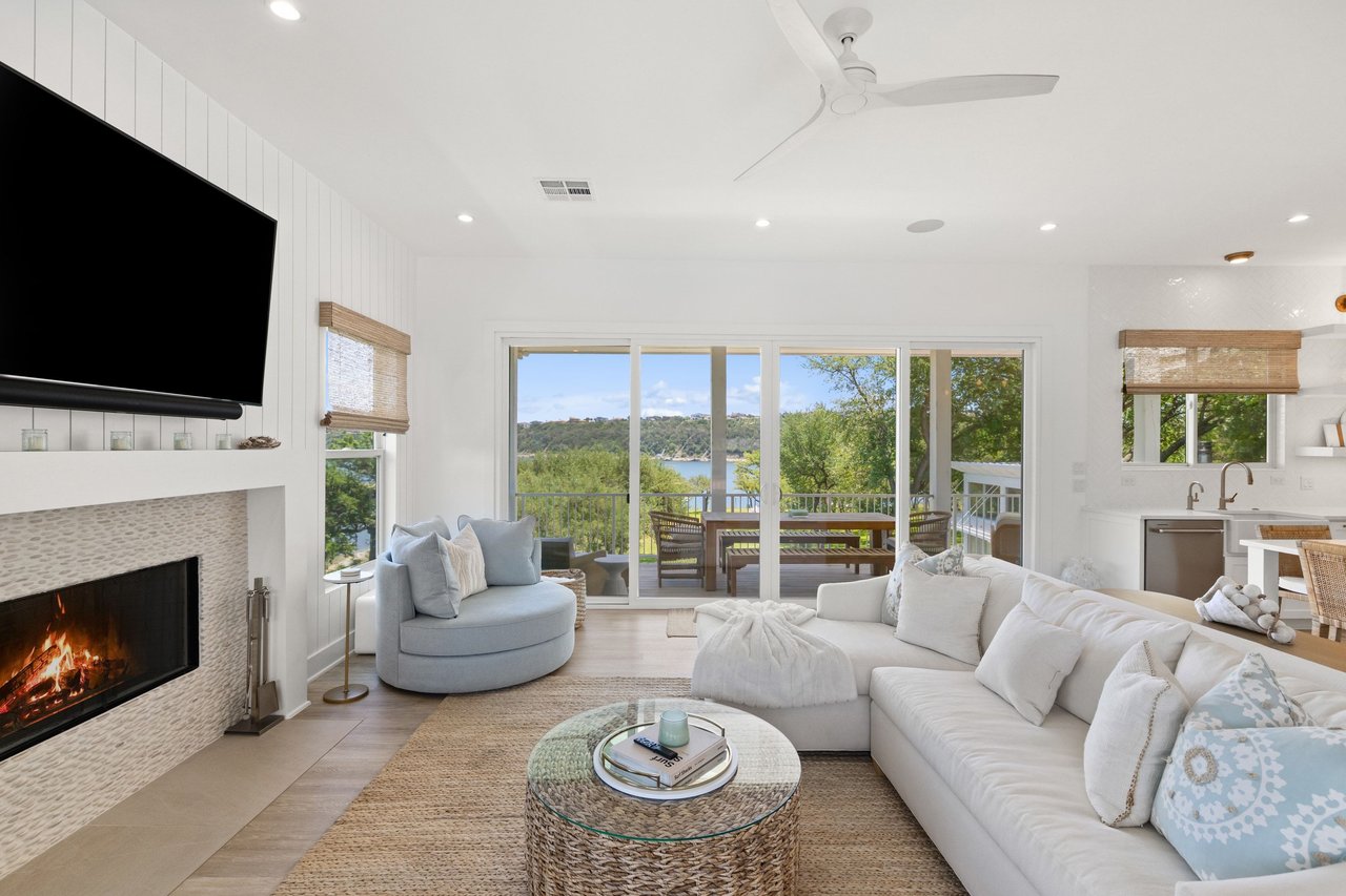 1209 Edgewater Drive