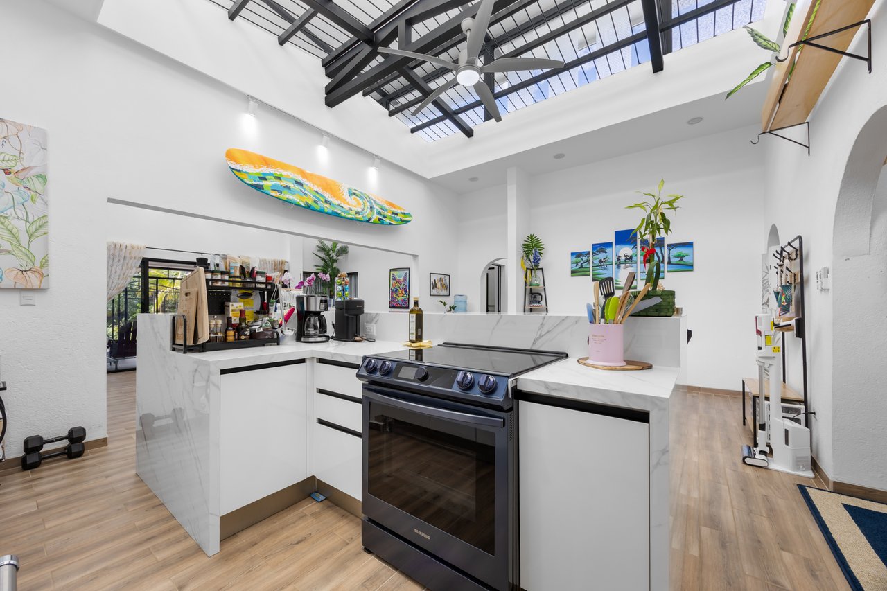 Casa Brillante & Casita Cinco Playas | Modern Home with Guest Casita, Pool & Mountain Views in Huacas