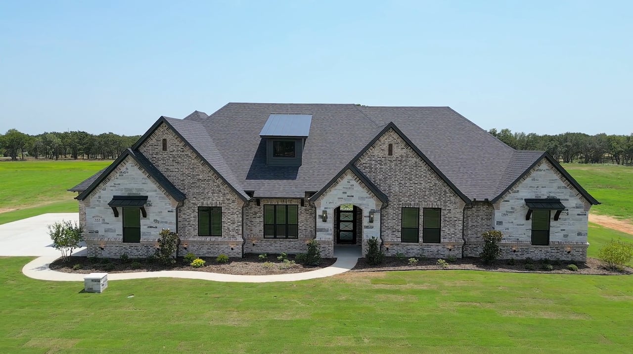 553 Royal Santana Run, Weatherford, TX 76087