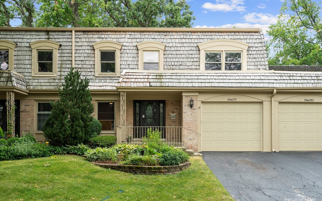 Dream Townhouse: 19W079 Ave. Barbizon, Oak Brook, IL 60523 Listed By Shanon Tully