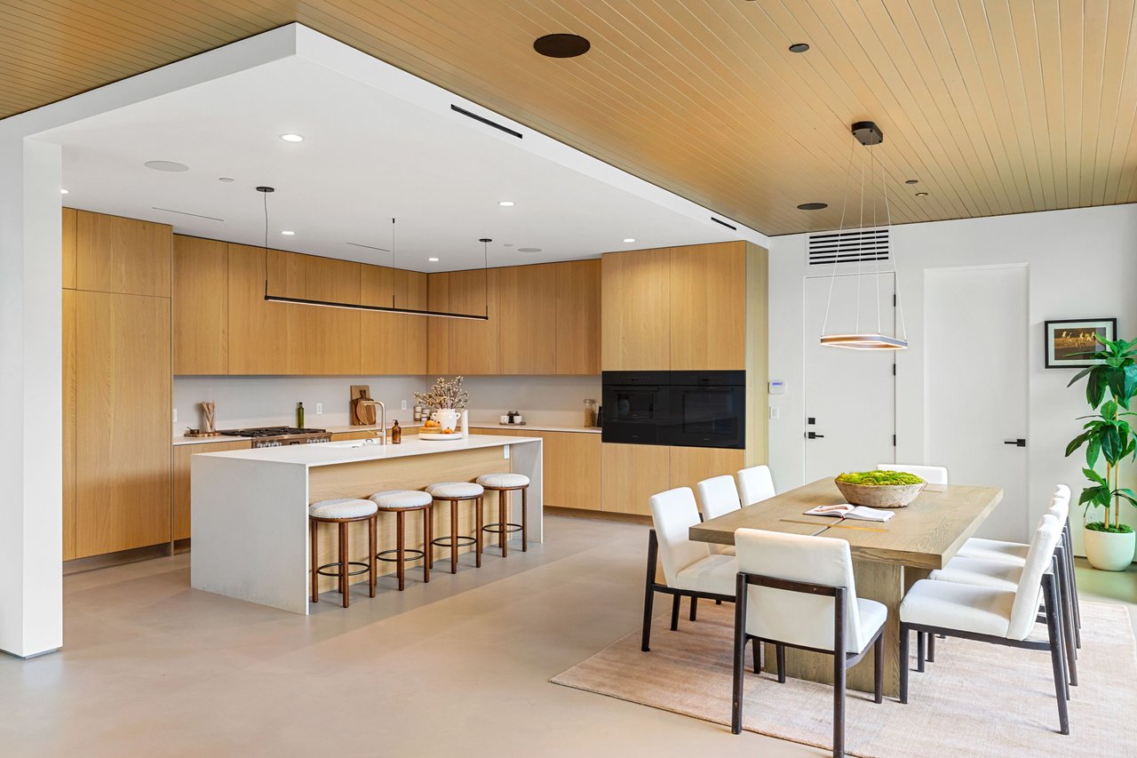 3041 Mountain View