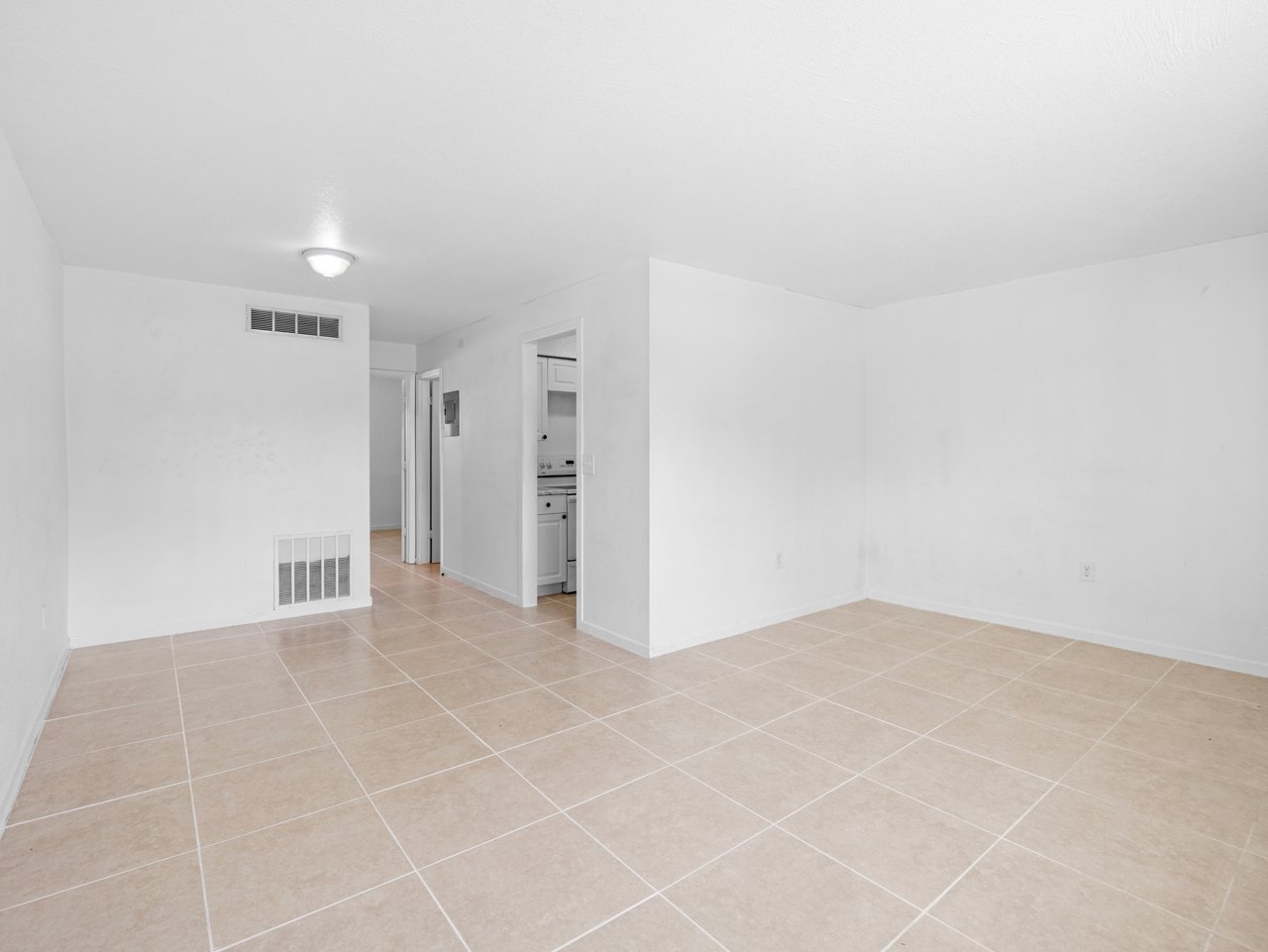 85,87,89 NW Irwin Ave